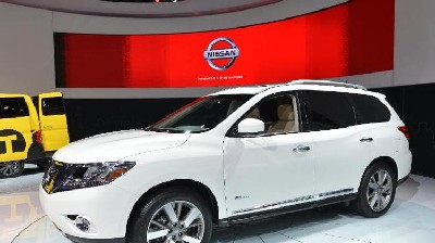 pressure mounts as UAW targets US Nissan plant